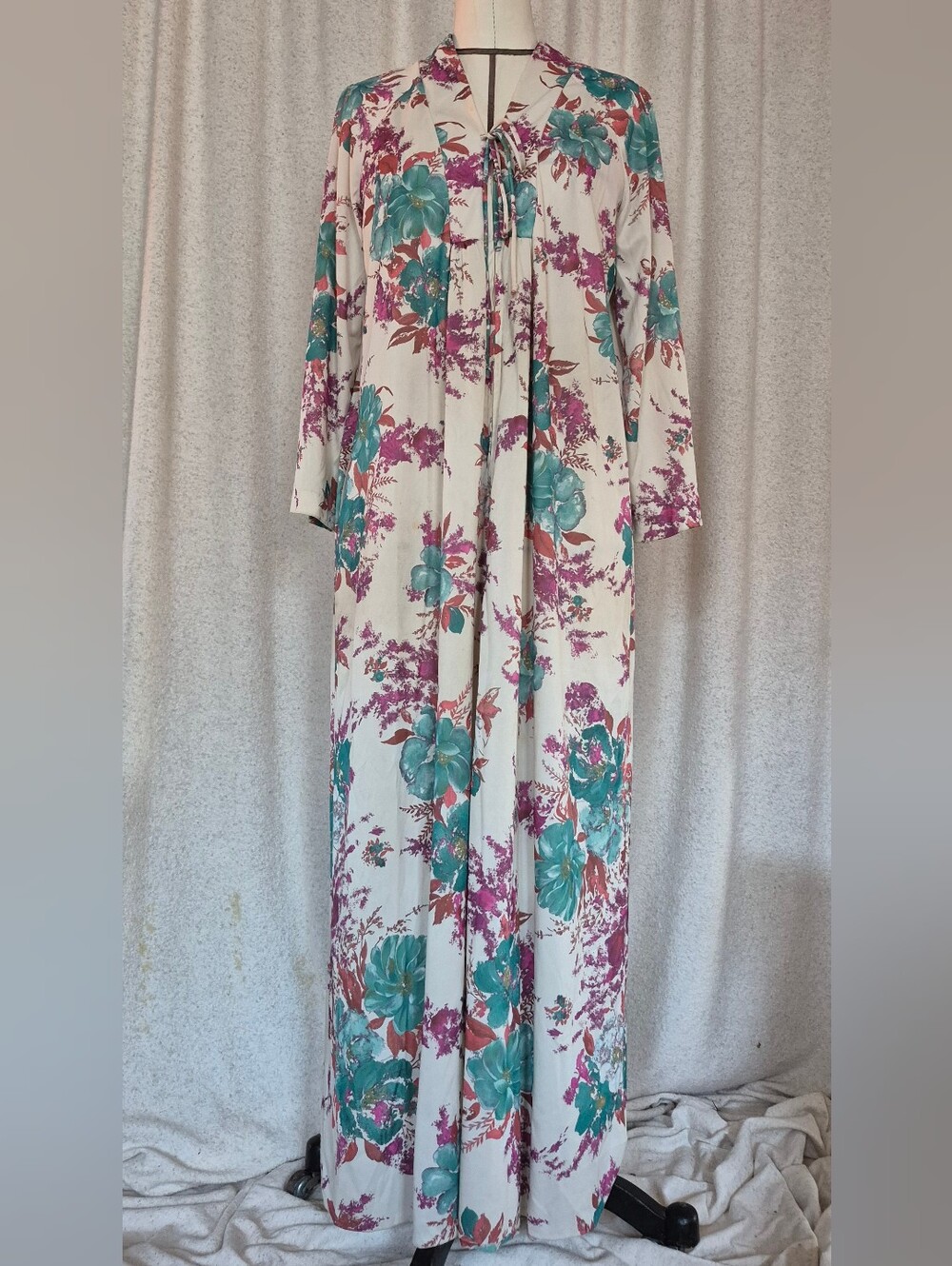 Vintage 70s Floral Long Housecoat Dress